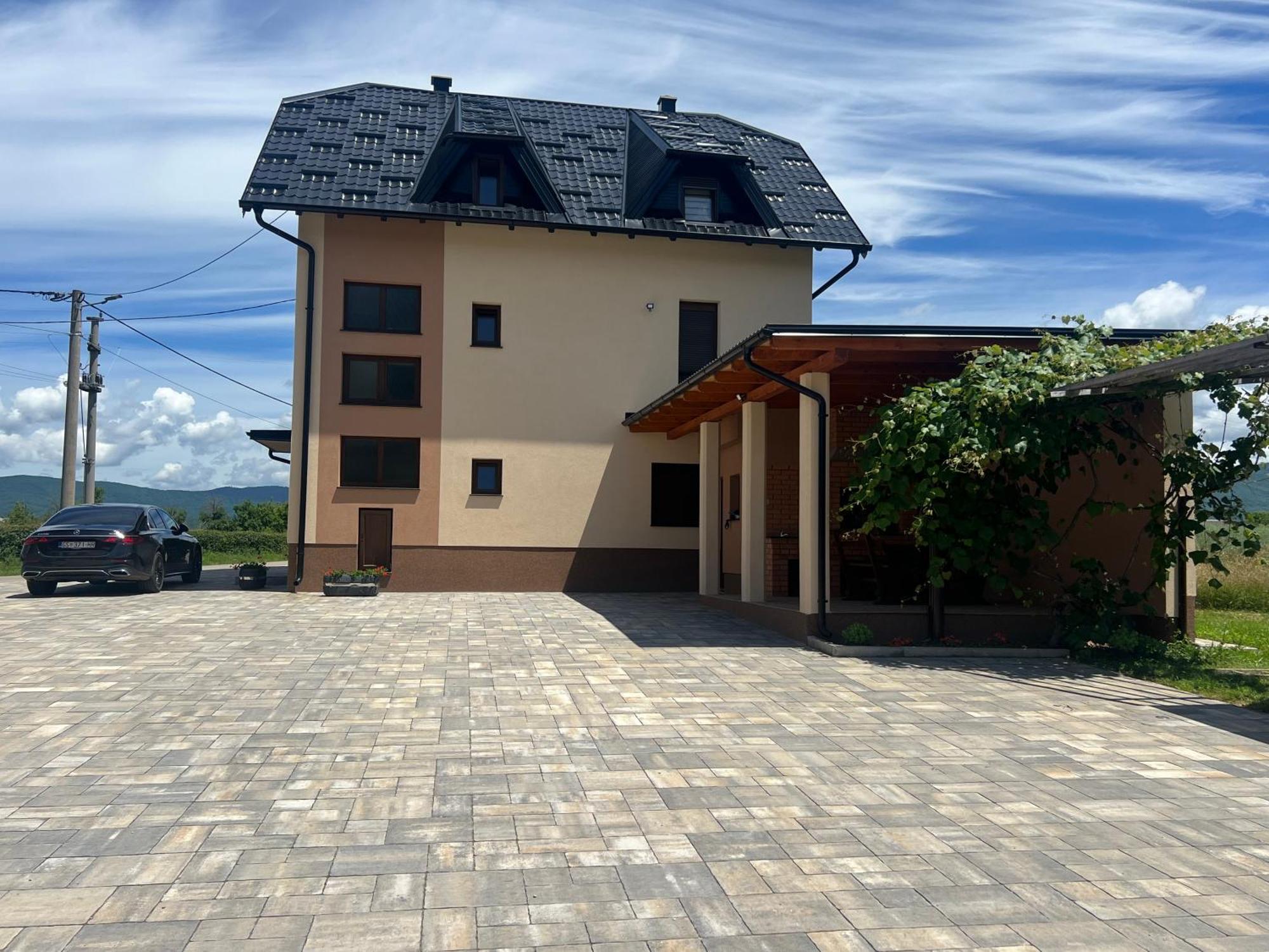 Zen Den Apartments Otočac Zewnętrze zdjęcie